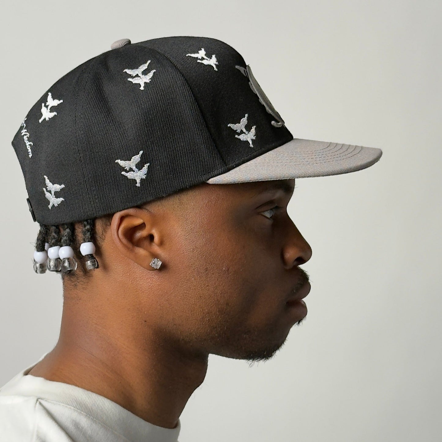 THE STAPLE PIECE (SNAP BACK)