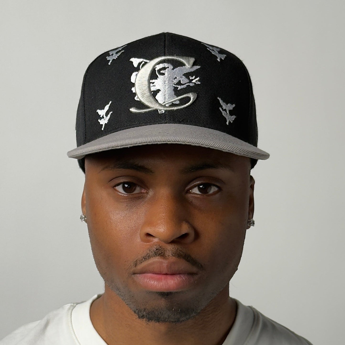 THE STAPLE PIECE (SNAP BACK)